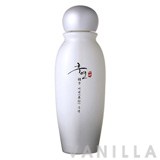 Tony Moly Hooyeon Whitening Skin