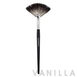 Sephora Pro Fan Brush