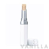 Chanel Blanc Essentiel Light Reflecting Whitening Concealer Stick SPF25 PA+++