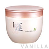 Welcos Lotus Blossom Therapy Nutritional Massage Cream