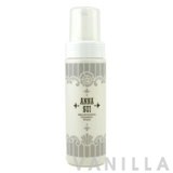 Anna Sui Brightening Foaming Wash