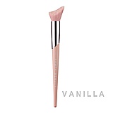 Fenty Beauty by Rihanna Cheek-Hugging Highlight Brush 120