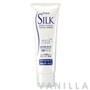 Silk Moist Essence Facial Wash White Clear