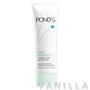 Pond's Clear Solution Anti-Bacterial Facial Scrub