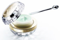 Cle de Peau Beaute